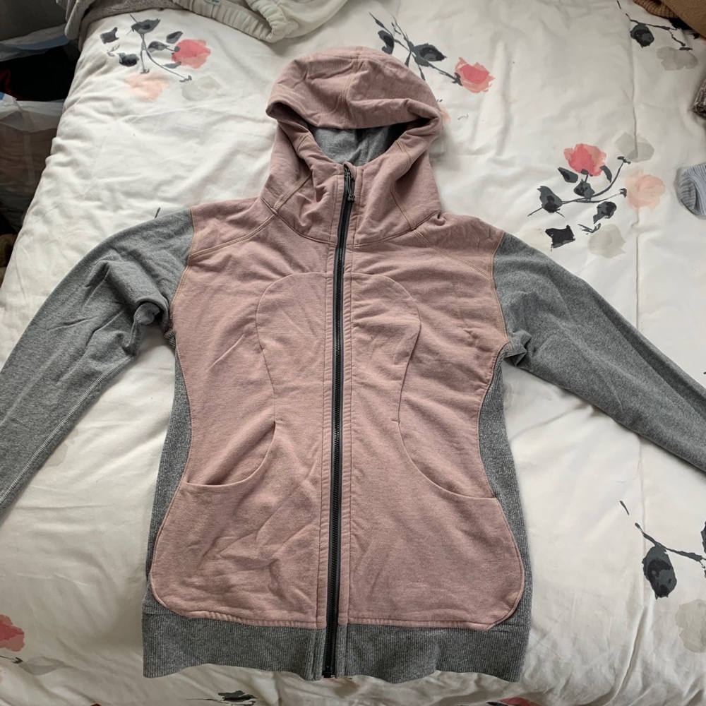 Lululemon Scuba Hoodie Size 4 in perfect condition